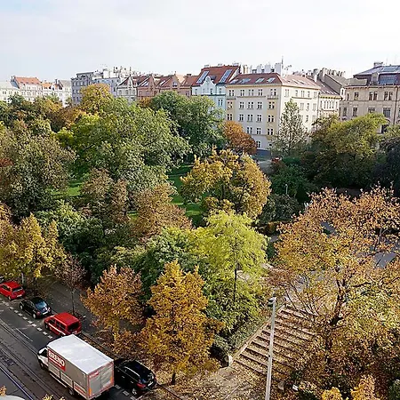 Spacious Duplex Near Park And Metro In Vinohrady By Easybnb