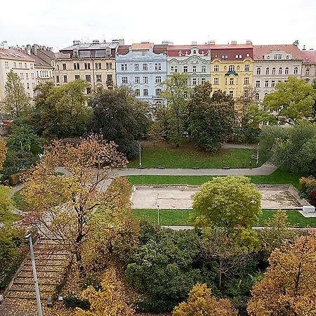 Apartmán Spacious Duplex Near Park And Metro In Vinohrady By Easybnb