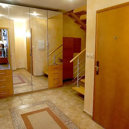 Apartmán Spacious Duplex Near Park And Metro In Vinohrady By Easybnb