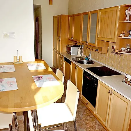 Spacious Duplex Near Park And Metro In Vinohrady By Easybnb Praha