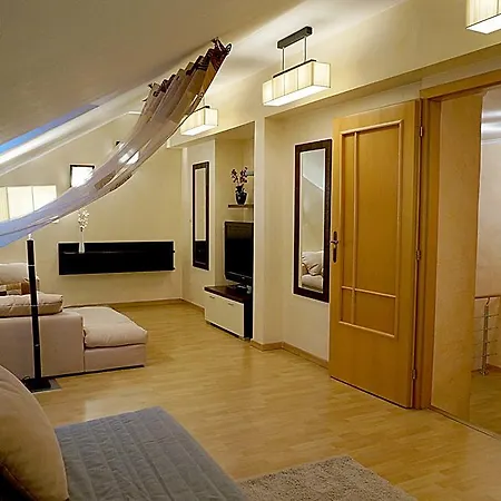 Apartmán Spacious Duplex Near Park And Metro In Vinohrady By Easybnb Praha