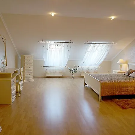 Spacious Duplex Near Park And Metro In Vinohrady By Easybnb Praha
