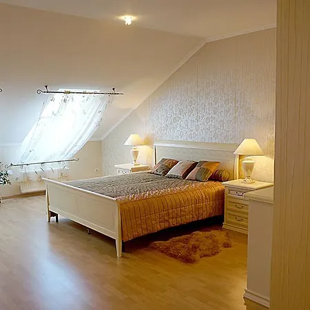 Spacious Duplex Near Park And Metro In Vinohrady By Easybnb