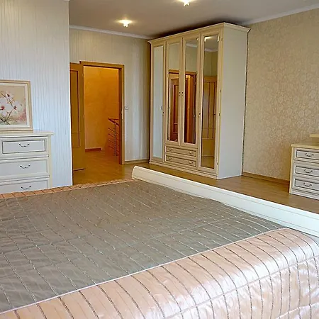 Spacious Duplex Near Park And Metro In Vinohrady By Easybnb Praha